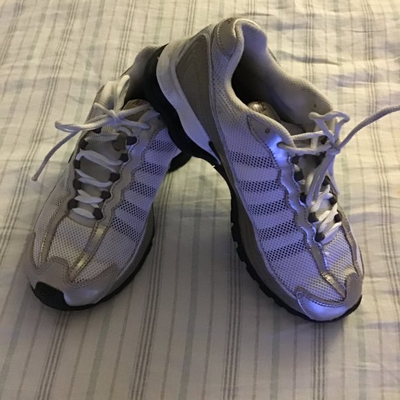 active nike reax womens